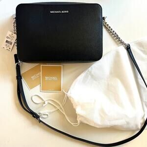 MICHAEL KORS NWT, Leather Black Jet Set Crossbody & Dust Bag